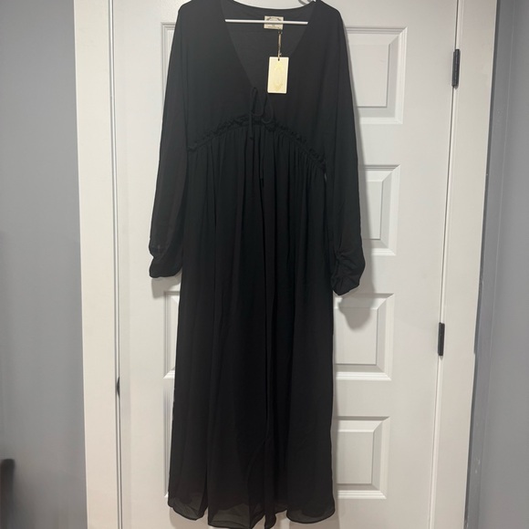Joyfolie Dresses & Skirts - Joyfolie Black Bishop Sleeve Dress